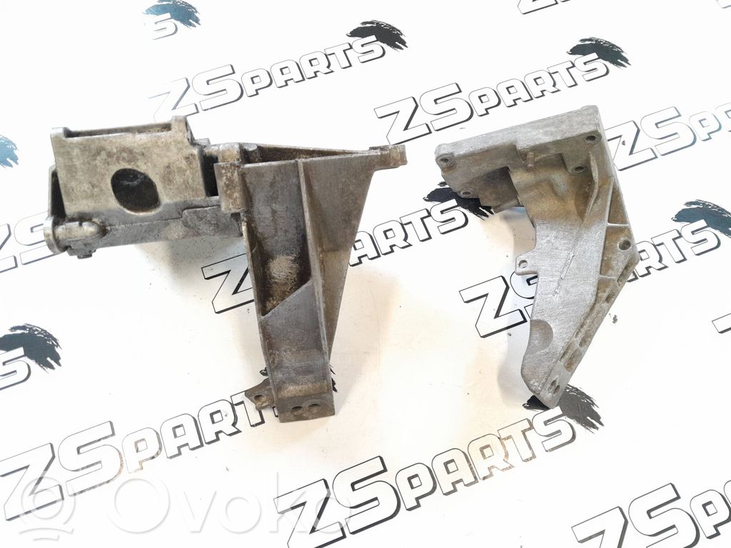 Engine mounting bracket   1704583,1736956