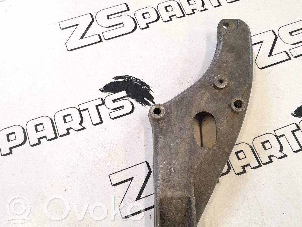 BMW 5 E34 Engine mounting bracket 