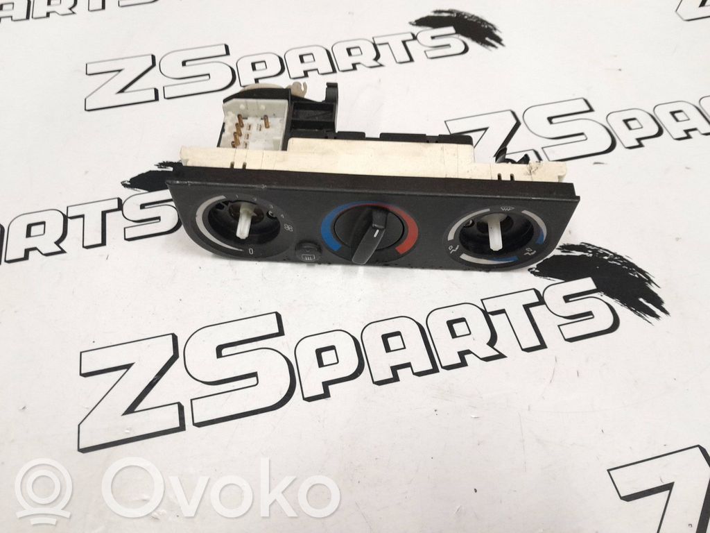 BMW 3 E36 Climate control unit 