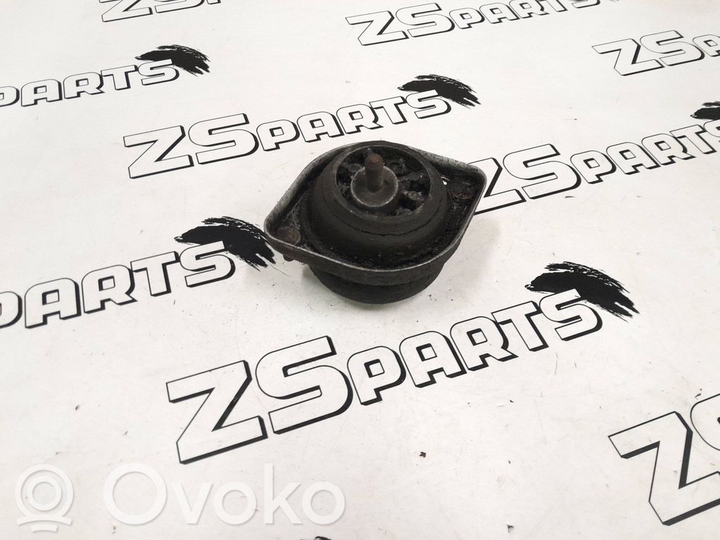 BMW 7 E38 Engine mount bracket 