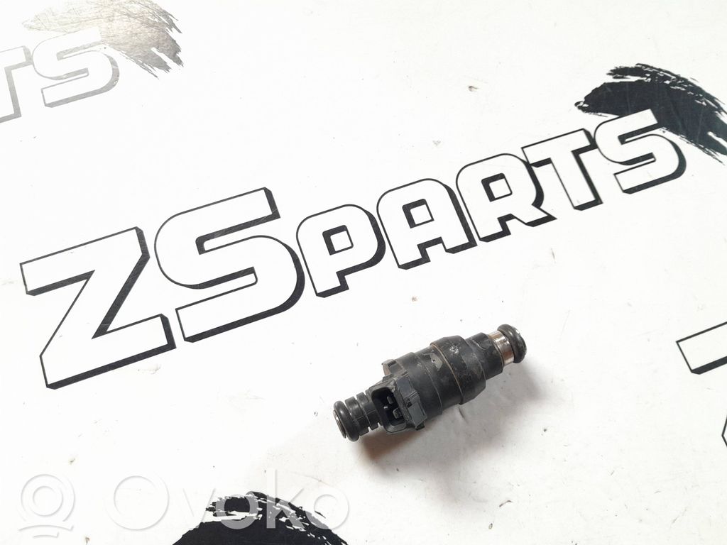 BMW 3 E36 Fuel injector 