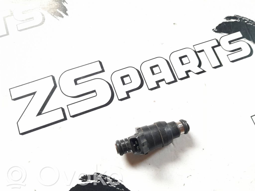BMW 3 E36 Fuel injector 