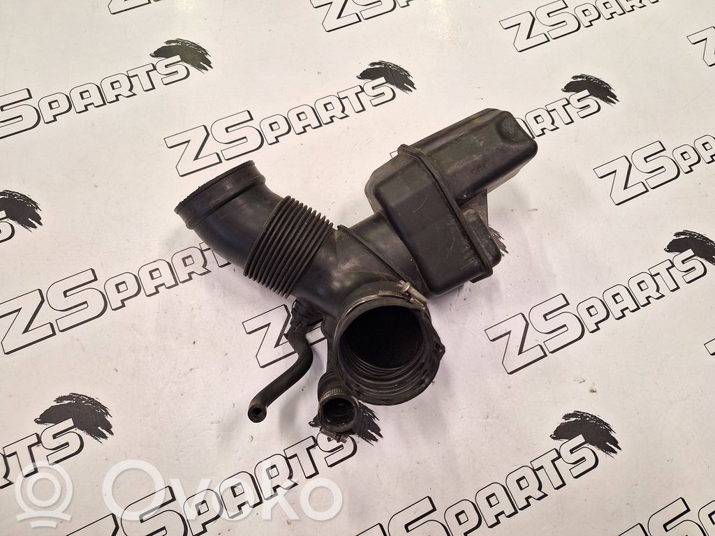 BMW 5 E60 E61 Air intake duct part 