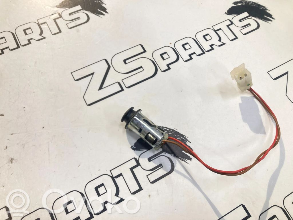 12 V Socket (front)