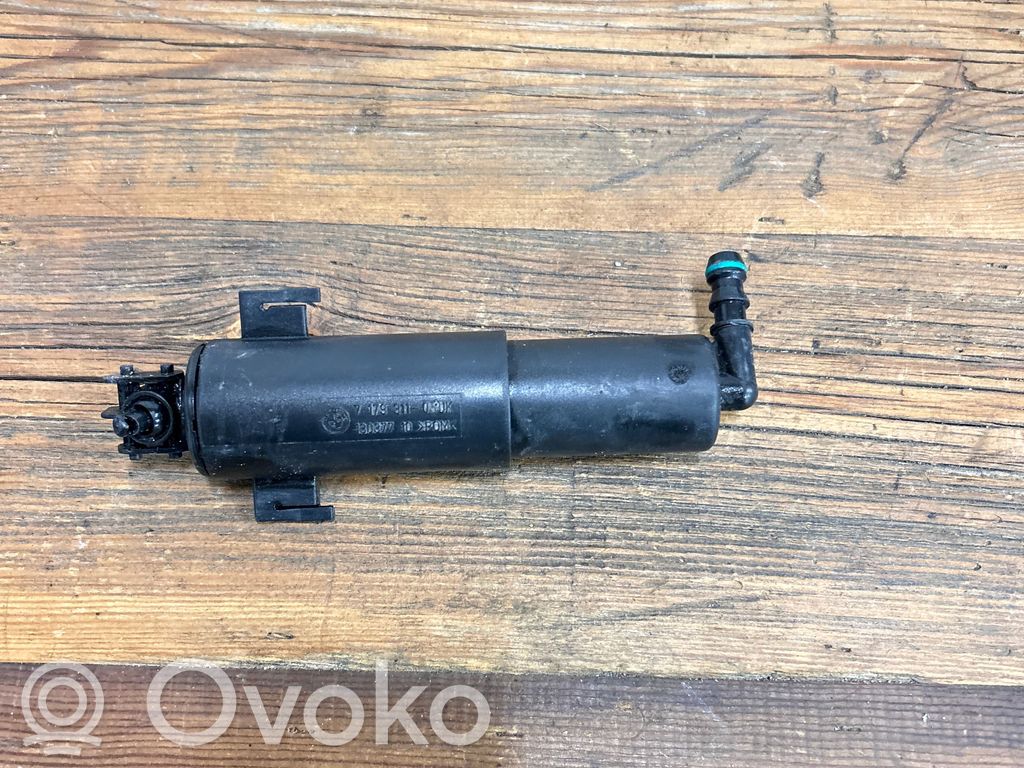 BMW 3 E90 E91 Headlight washer spray nozzle 