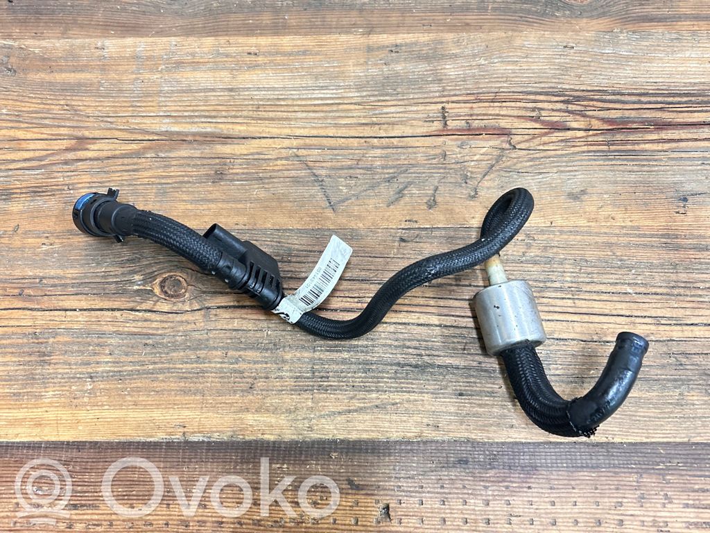 BMW 3 E90 E91 Fuel distributor 
