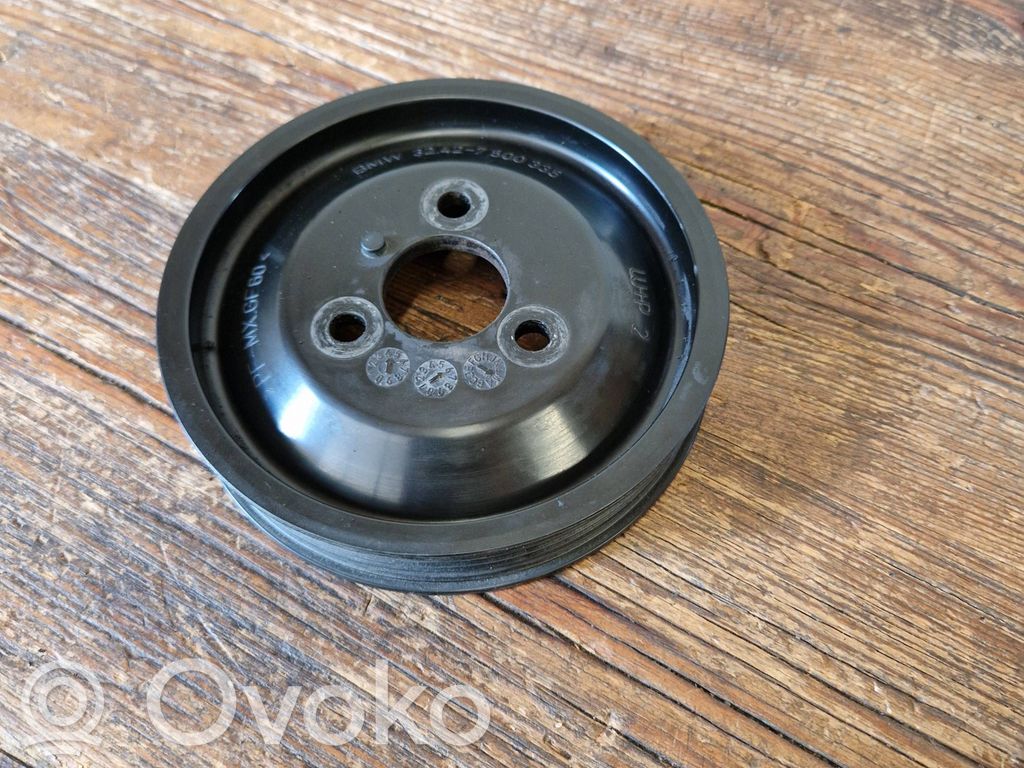 BMW 3 E90 E91 Ohjaustehostimen pumpun hihnapyörä 