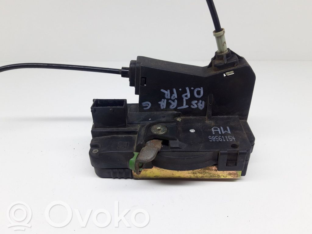 Opel Astra G Priekšpusē slēdzene 