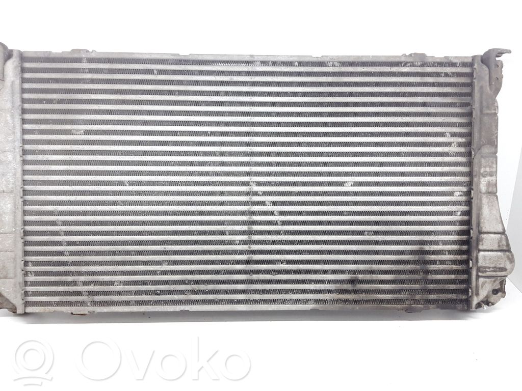 Toyota Avensis T270 Chłodnica powietrza doładowującego / Intercooler 