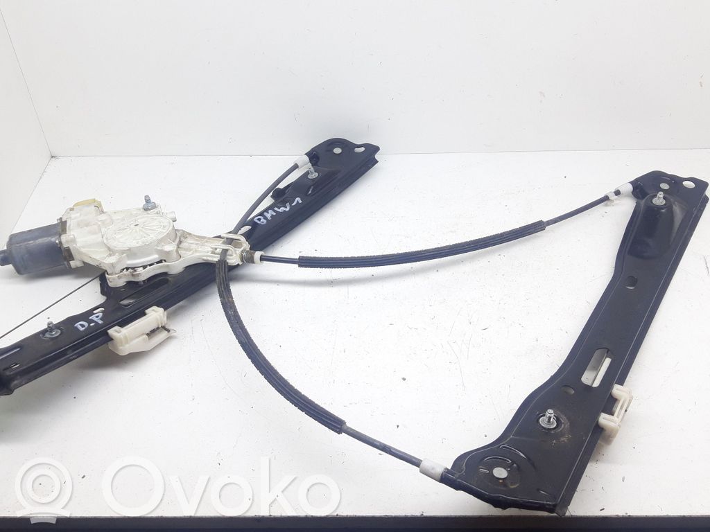 BMW 1 E81 E87 Front door window regulator with motor 
