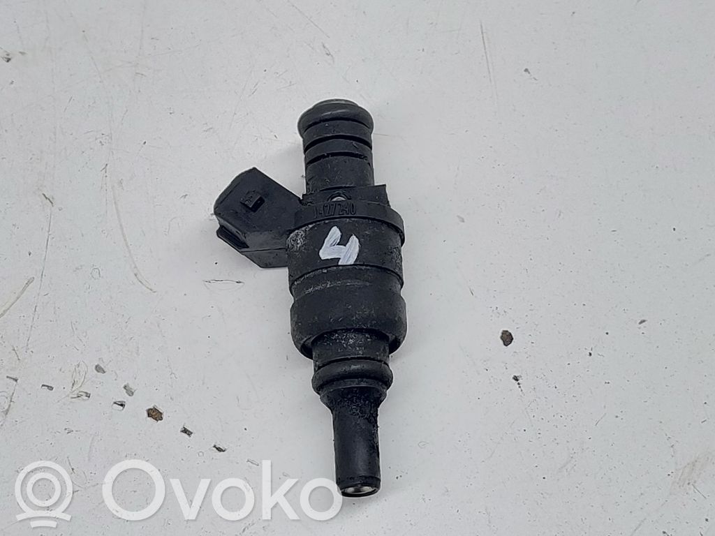 BMW 5 E60 E61 Fuel injector 