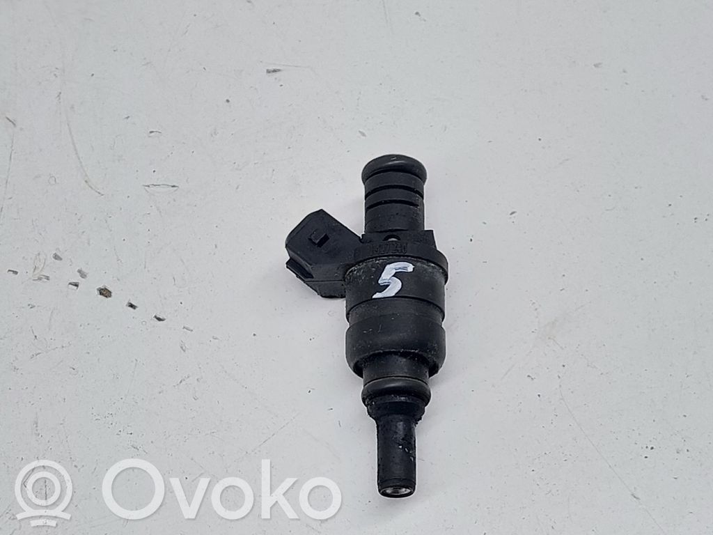 BMW 5 E60 E61 Fuel injector 