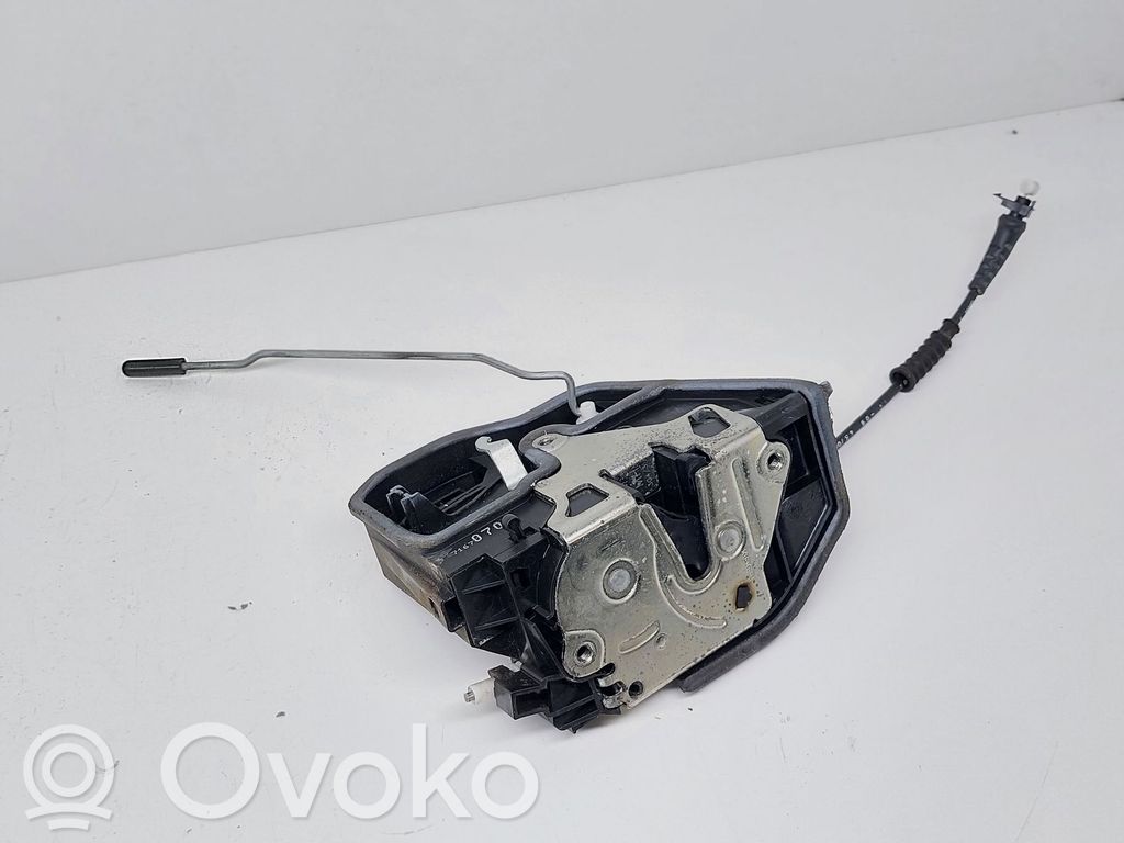 Rear door lock   7167070