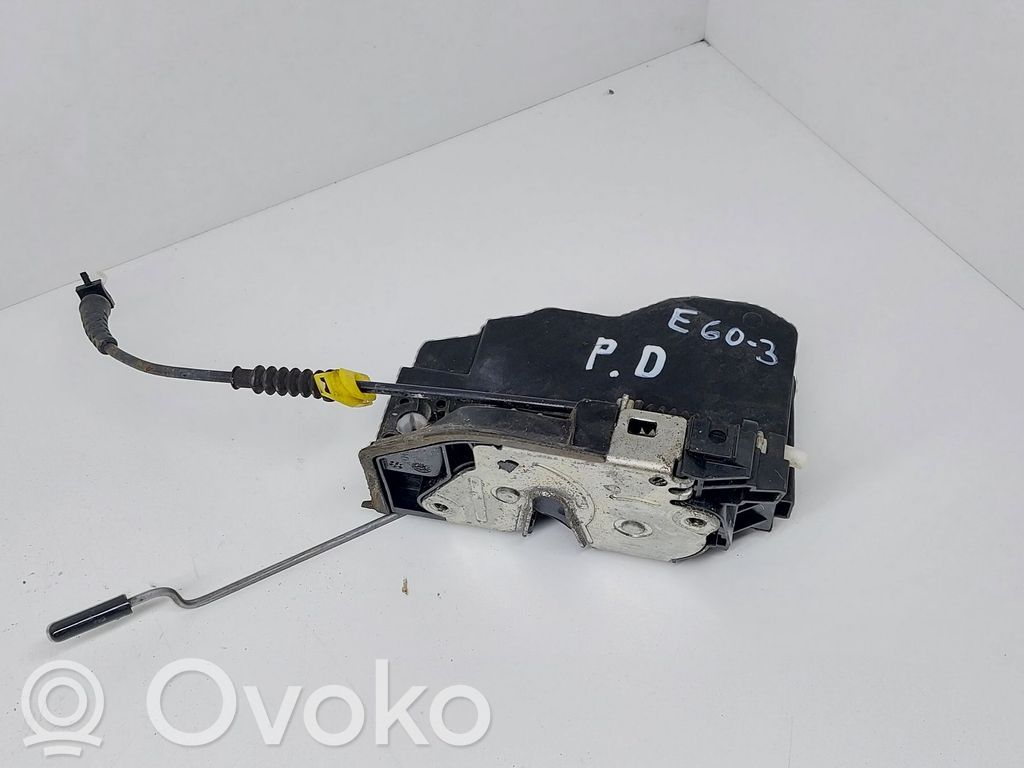 BMW 5 E60 E61 Priekinė durų spyna 