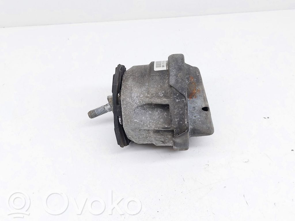 Engine mount bracket   6761090