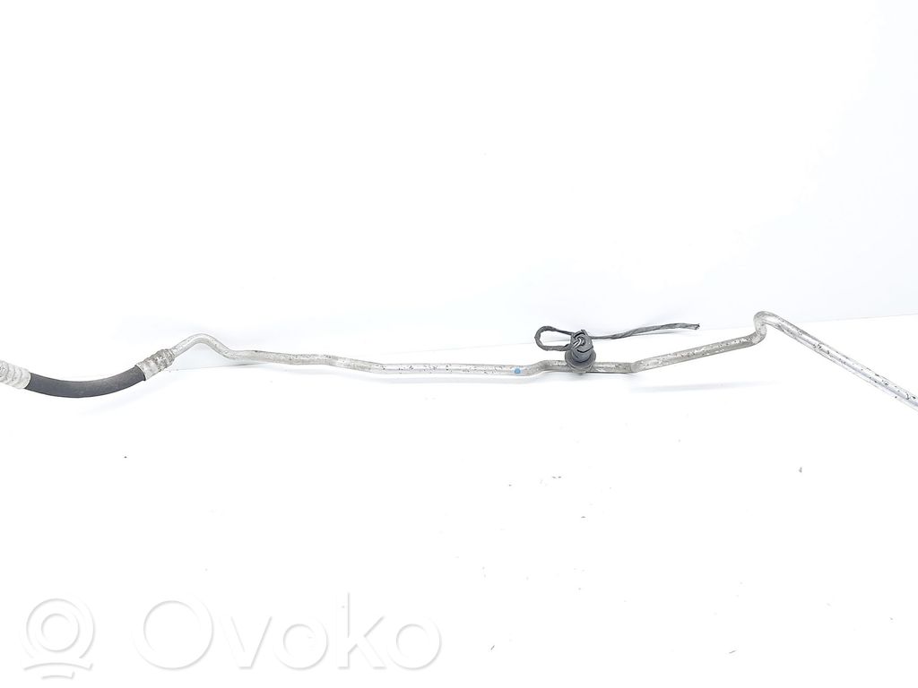 Ilmastointilaitteen putki (A/C)   6910803