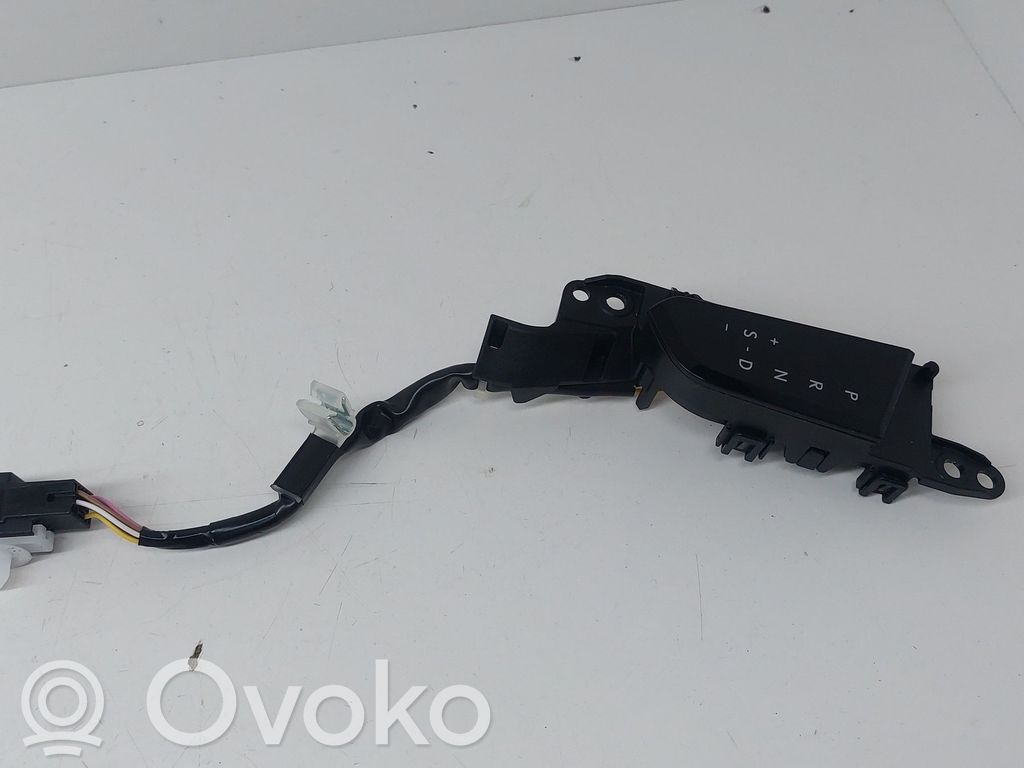 Lexus UX Gear shift selector indicator 