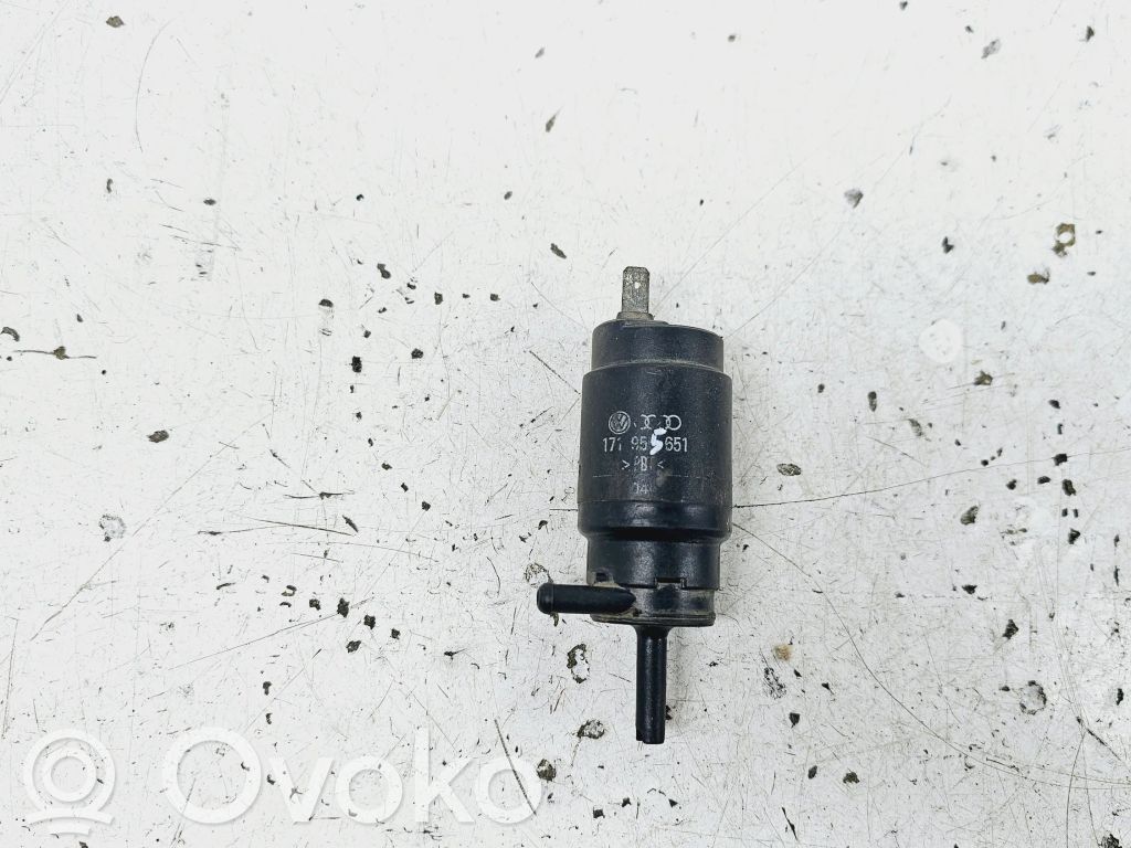 Volkswagen Multivan T4 Pompa spryskiwacza szyby przedniej / czołowej 