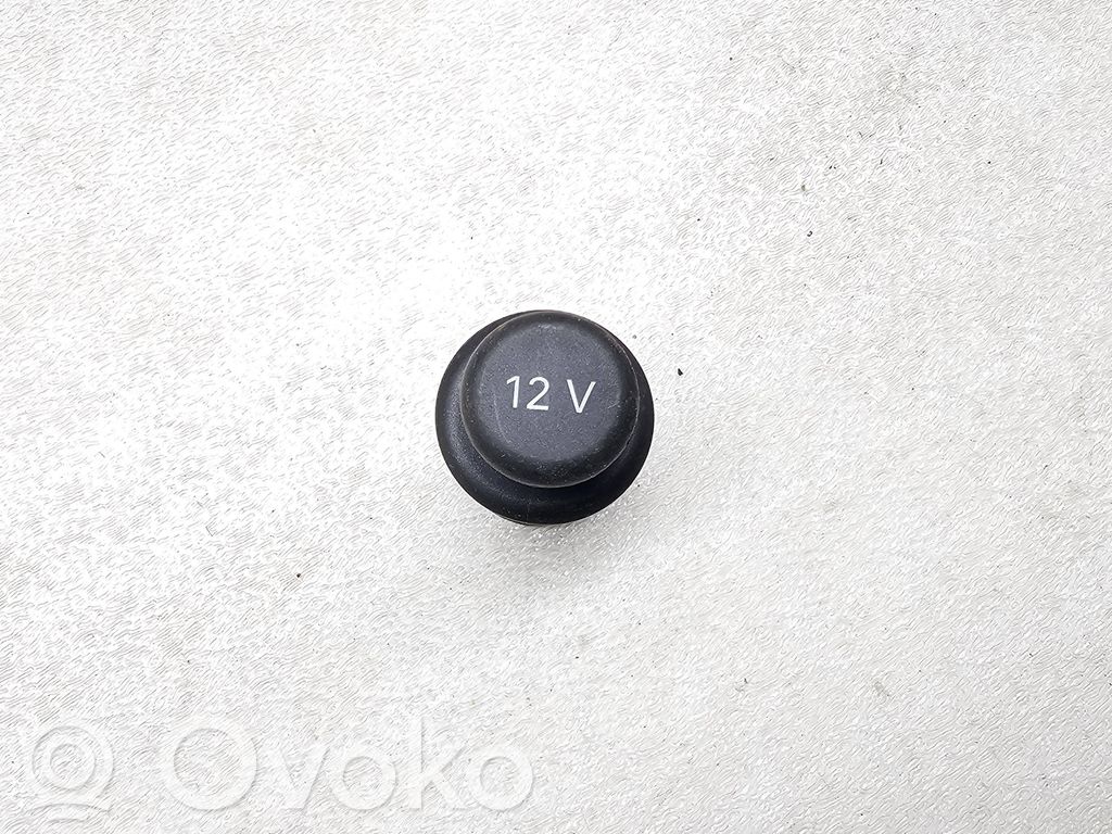 Audi Q2 - 12V Steckdose hinten 