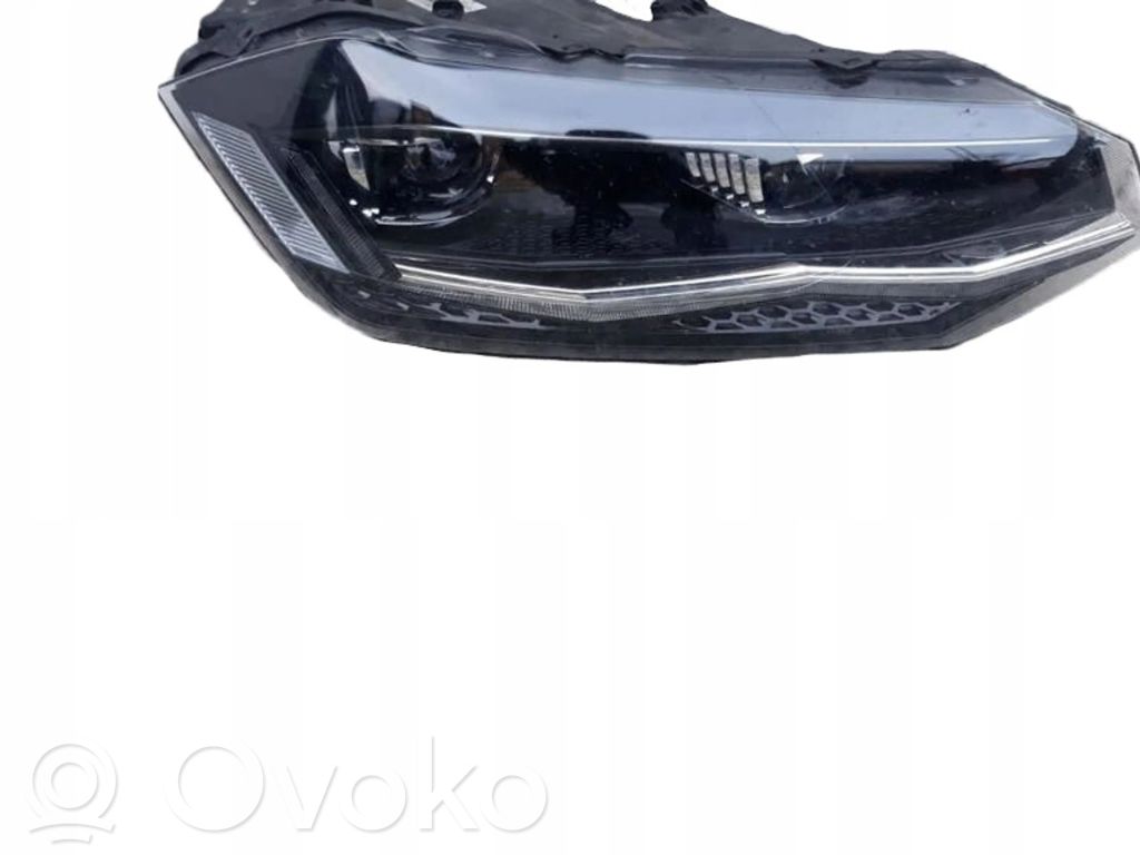 Volkswagen Polo VI Lampa przednia 