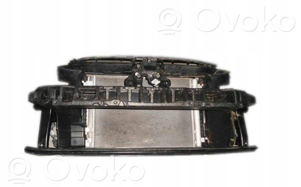 Volkswagen Polo VI Pas przedni 