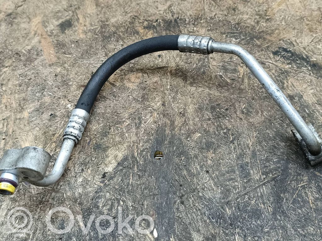 BMW 3 E46 Ilmastointilaitteen putki (A/C) 