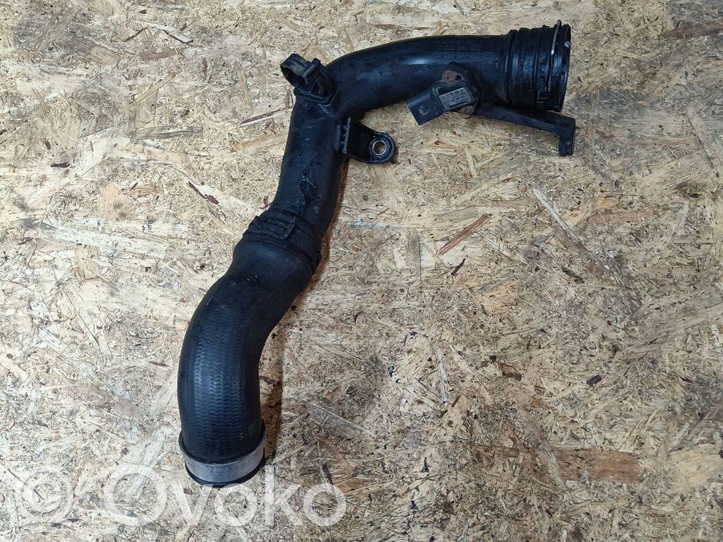 Volkswagen PASSAT B6 Wąż / Rura intercoolera 