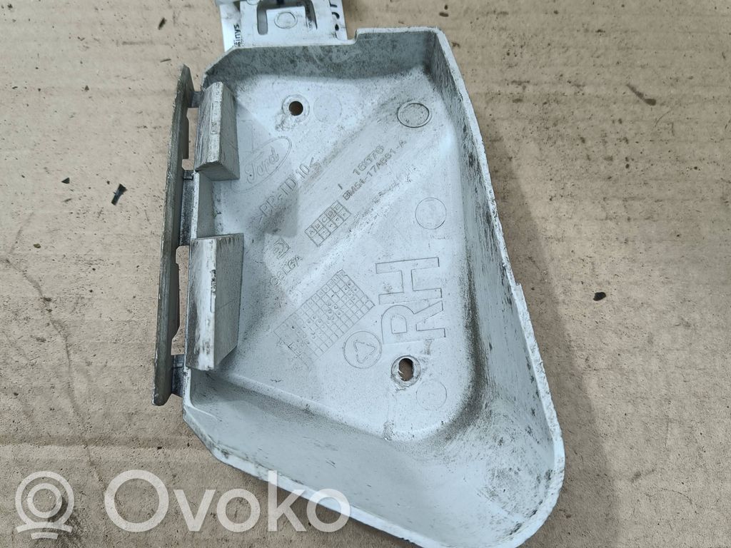 Ford Focus Takapuskurin kannake 