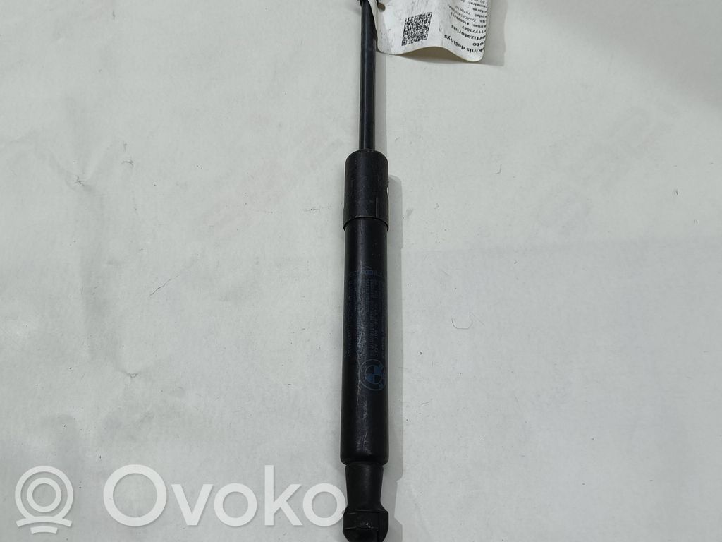 BMW 6 E63 E64 Amortizatorius variklio dangčio 