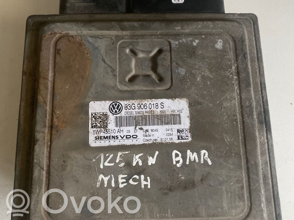 Volkswagen PASSAT B6 Engine control unit/module 