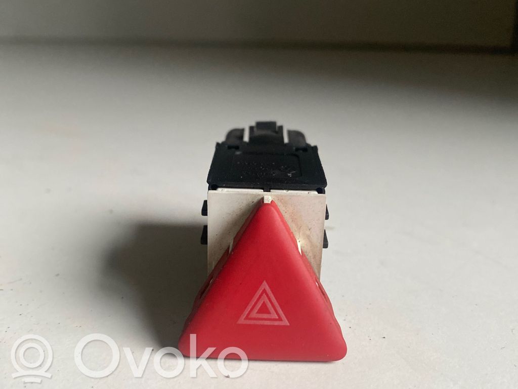 Volkswagen Scirocco Hazard light switch 