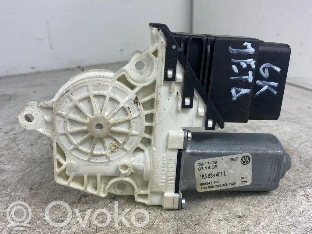 Volkswagen Jetta V Takaoven ikkunan nostomoottori 