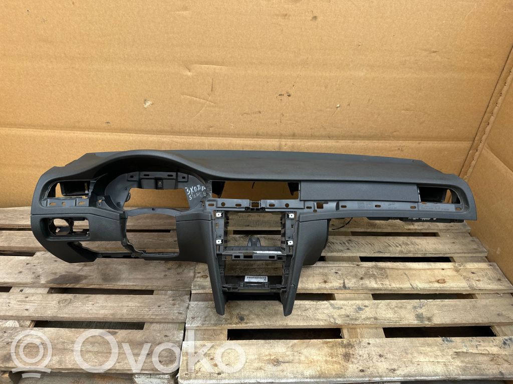 Skoda Superb B6 (3T) Dashboard 