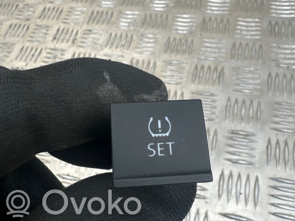 Volkswagen Caddy TPMS reset button 
