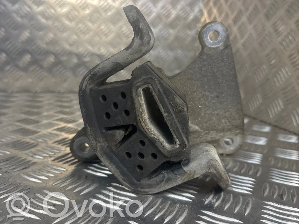 Volkswagen Transporter - Caravelle T6 Gearbox mount 