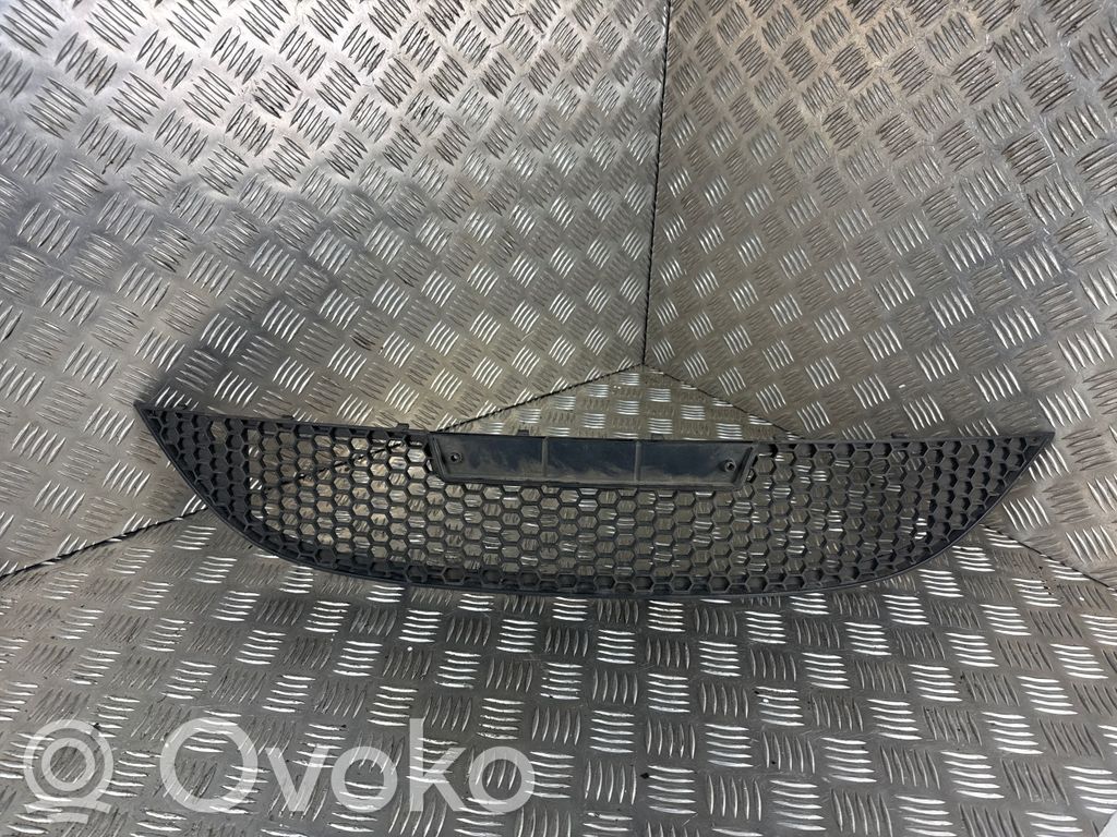 Seat Leon (1P) Etupuskurin alempi jäähdytinsäleikkö 