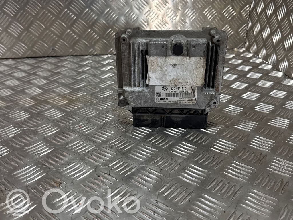 Volkswagen Golf VI Engine control unit/module 