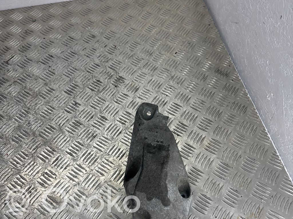 BMW X3 F25 Engine mounting bracket 