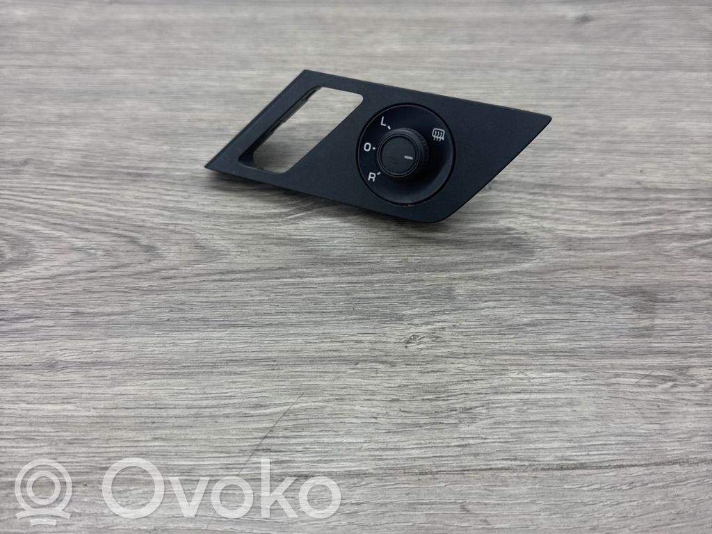 Volkswagen Caddy Wing mirror switch 