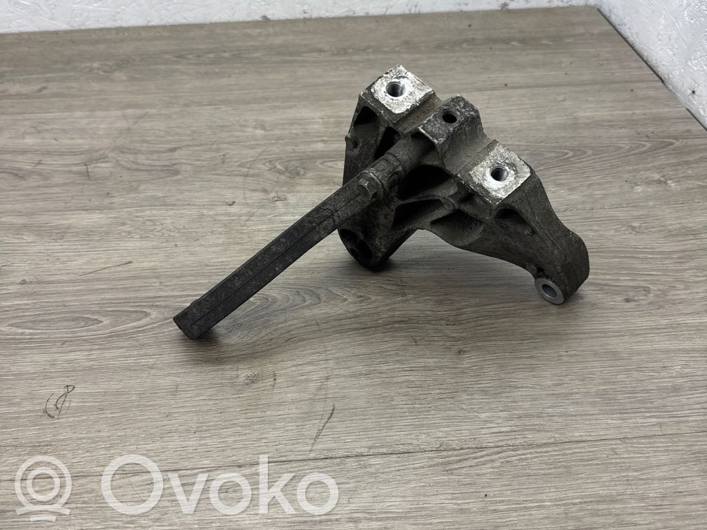 Volkswagen PASSAT B6 Soporte de montaje de la caja de cambios 