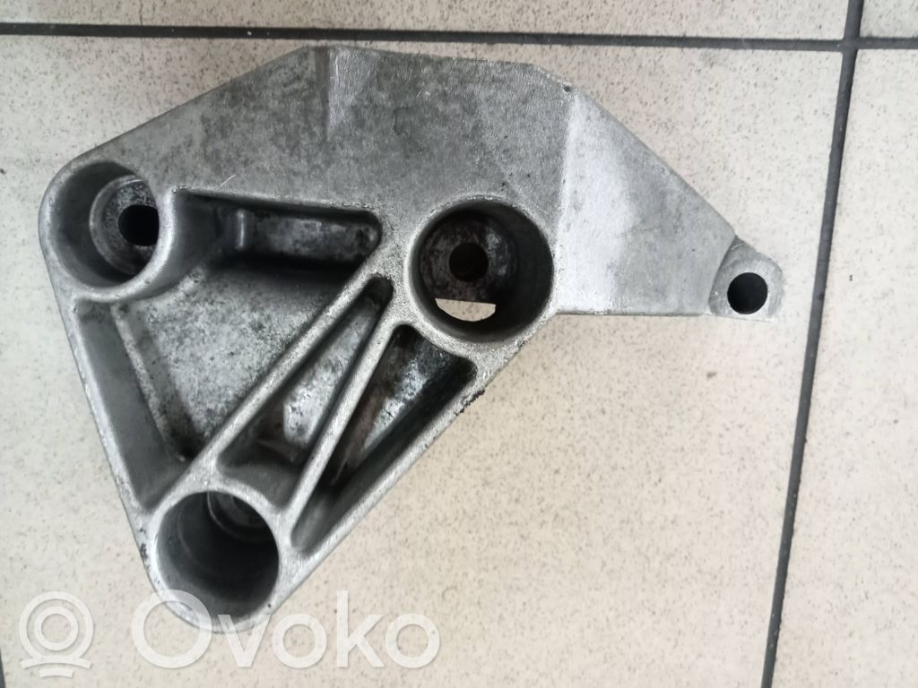 Renault Scenic II -  Grand scenic II Engine mount bracket 