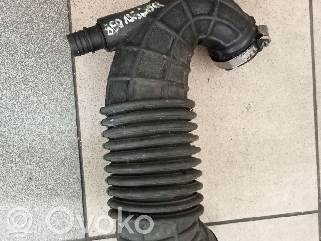 Audi A4 S4 B7 8E 8H Einzelteil Lufteinlasskanal 