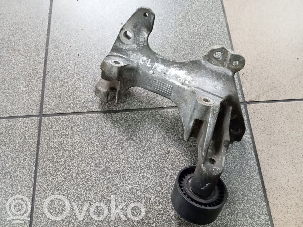 Nissan Pulsar Soporte del alternador 