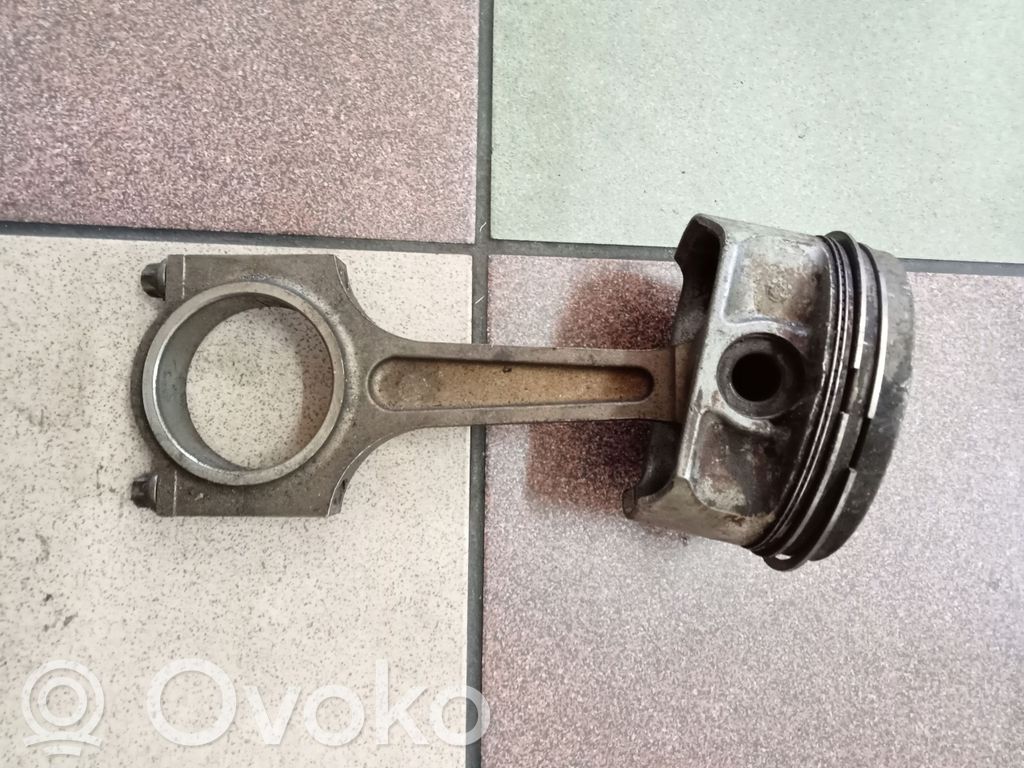 Renault Clio III Pistón con biela 