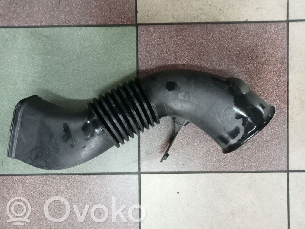 BMW 5 E60 E61 Gaisa ieplūdes kanāla detaļas 