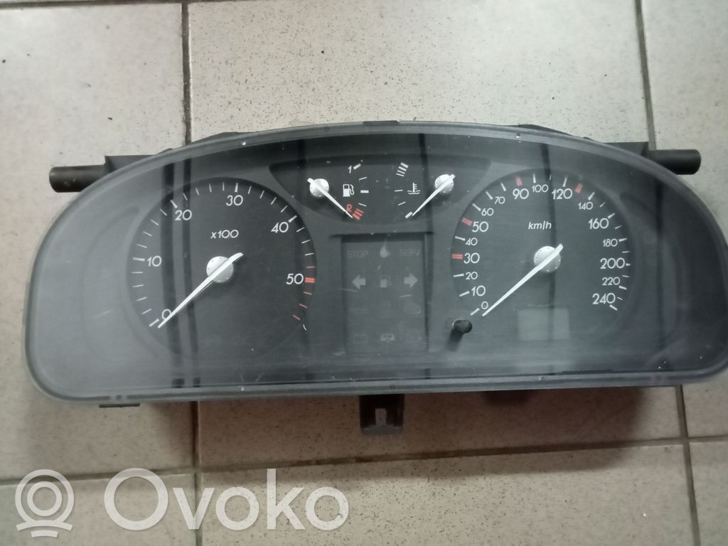 Renault Laguna II Speedometer (instrument cluster) 
