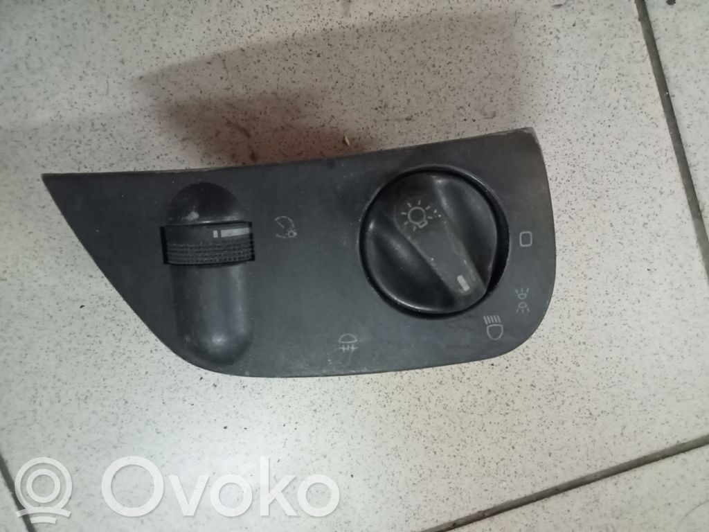 Seat Cordoba (6K) Interruptor de luz 