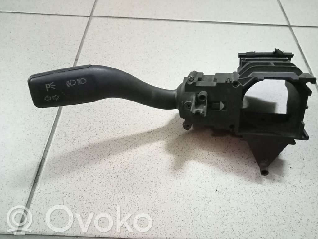 Audi A4 S4 B6 8E 8H Indicator stalk 
