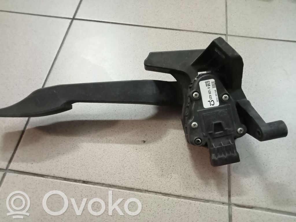 Opel Corsa C Akceleratoriaus pedalas 