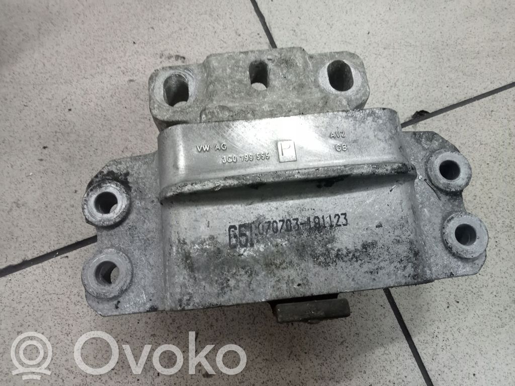 Volkswagen Passat Alltrack Engine mount bracket 